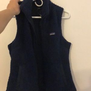 Fluffy dark blue Patagonia vest. Worn only x3